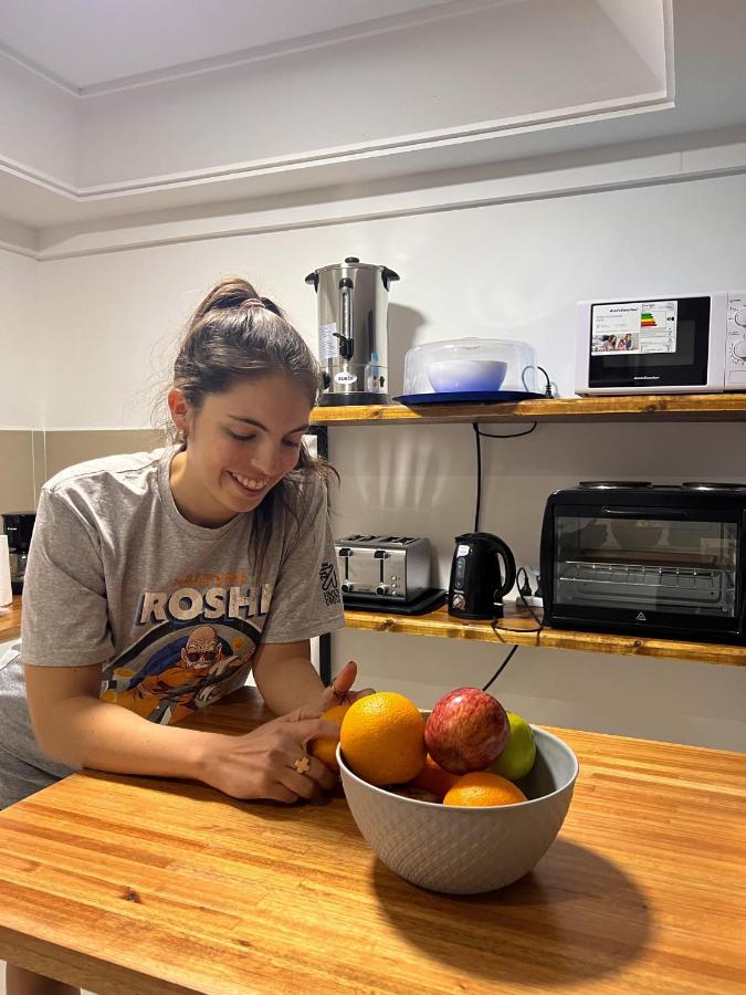 ניוקואן Black Star Art Hostel מראה חיצוני תמונה