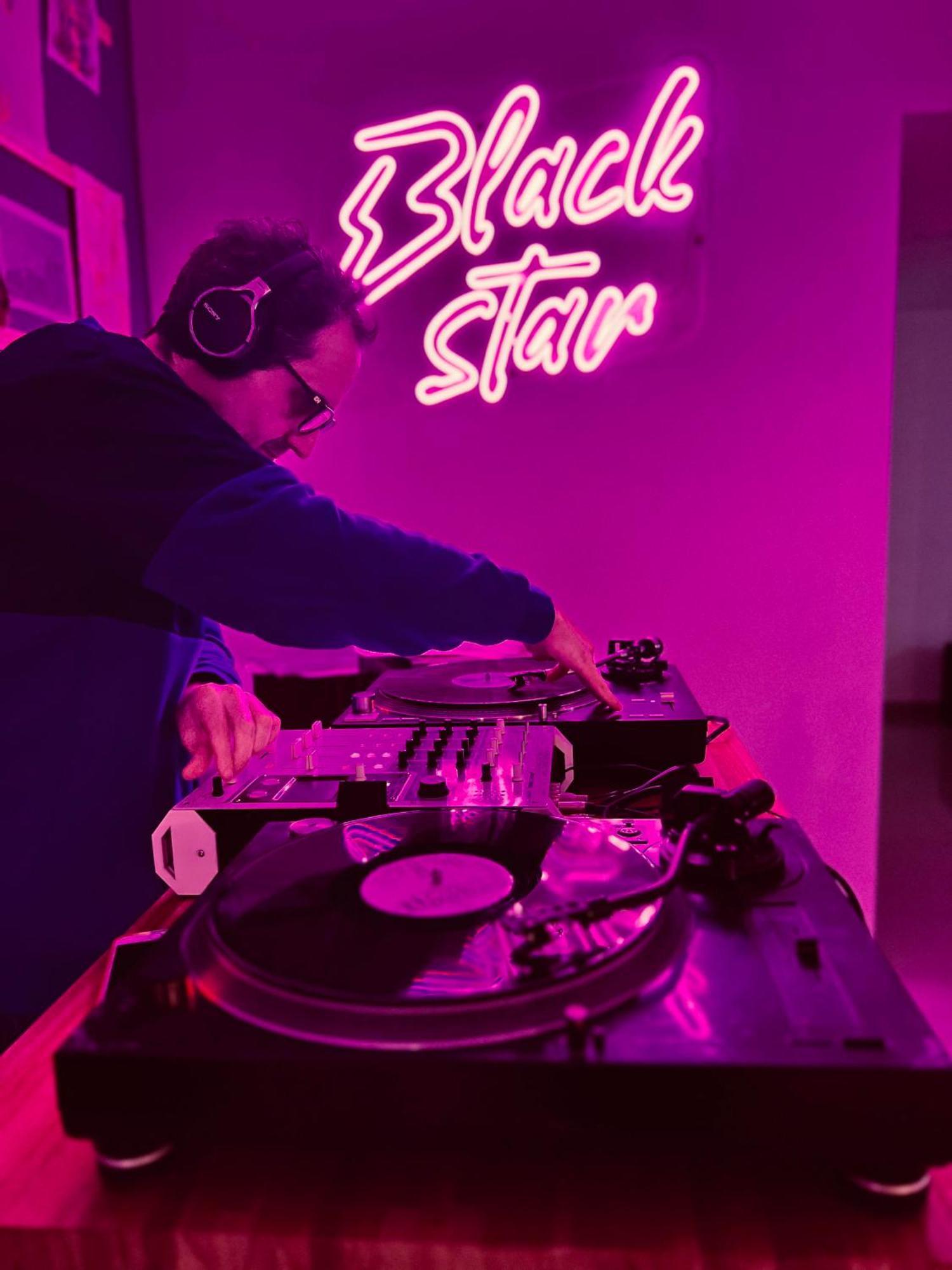 ניוקואן Black Star Art Hostel מראה חיצוני תמונה